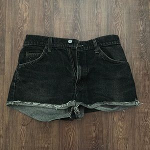 Levi’s 550 black shorts
